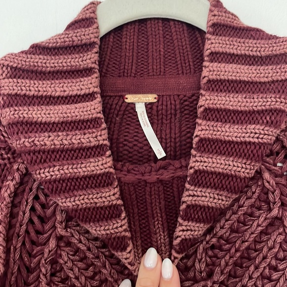 Free People Sweetheart Sweater Cropped Balloon Sleeve in Burgundy, Size Small - Picture 5 of 6